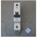 OUTLET Wyłącznik nadprądowy S bezpiecznik 1-fazowy C16 (C 16A) 1-biegunowy 1P (230/400V AC) 1-modułowy TX3 Legrand