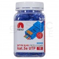 Wtyk modularny RJ45 8P8C kat.5e nieekranowany UTP uniwersalny drut linka przelotowy niebieski NEKU opakowanie SŁOIK 100szt.